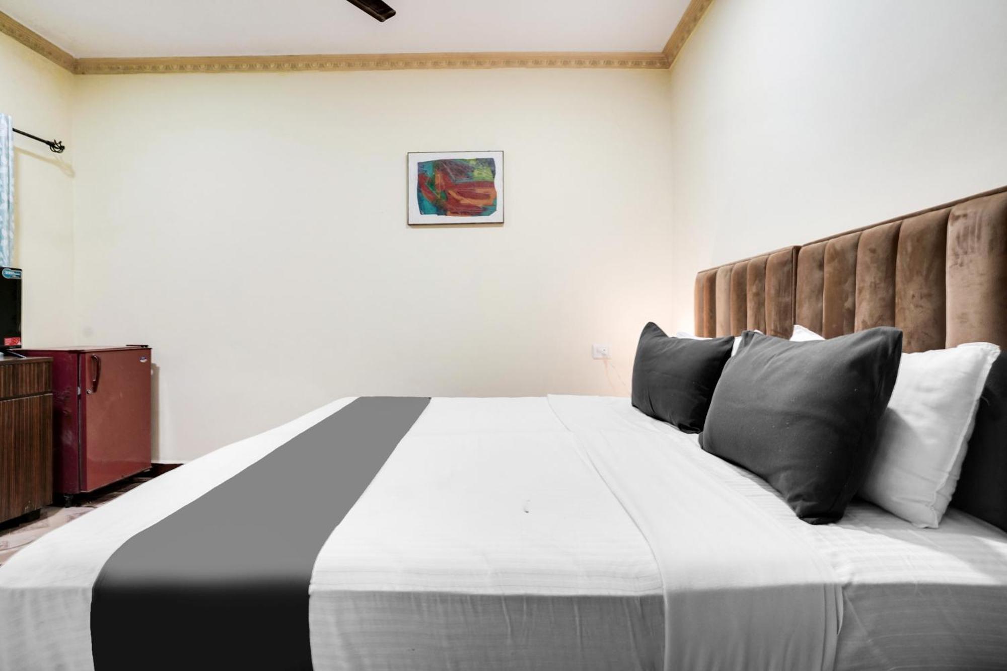 Super Collection O Hotel 3*